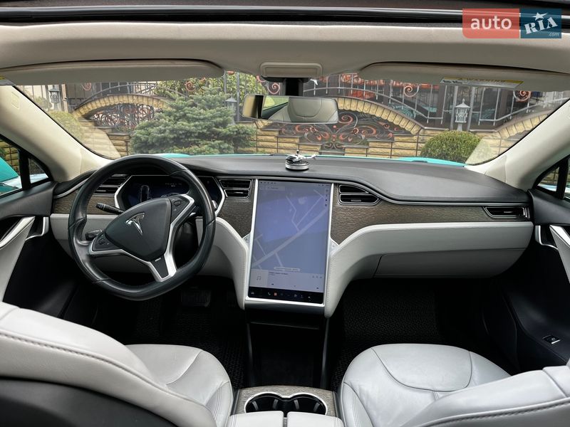 Ліфтбек Tesla Model S 2013 в Шепетівці