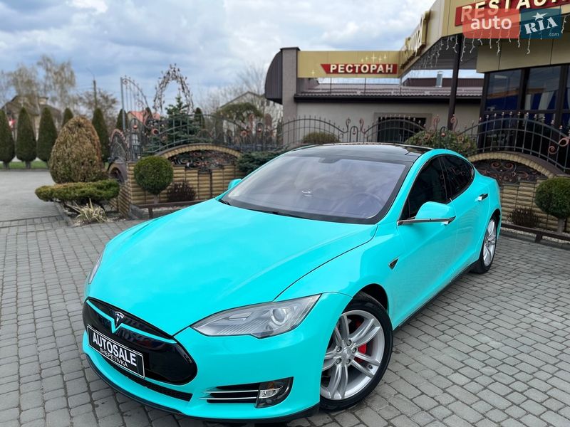 Ліфтбек Tesla Model S 2013 в Шепетівці