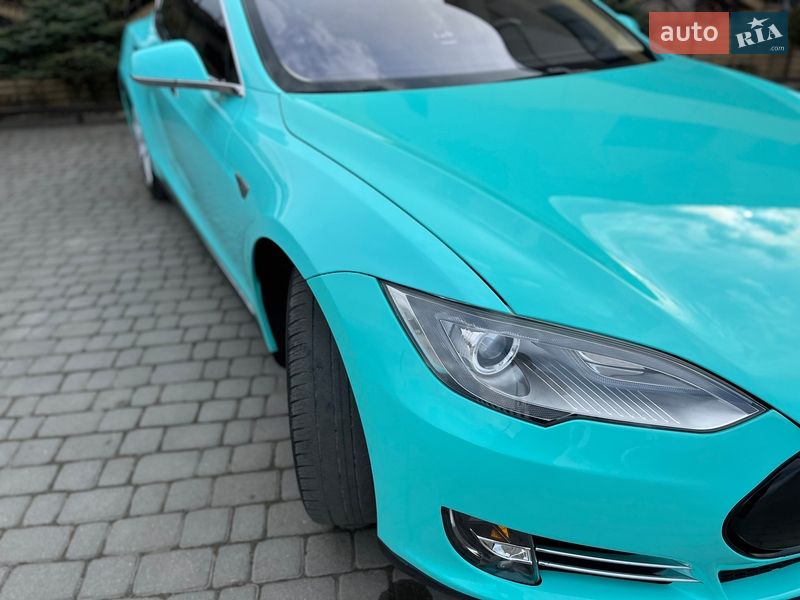 Ліфтбек Tesla Model S 2013 в Шепетівці