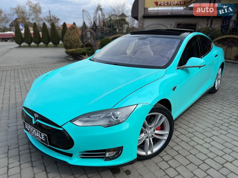 Ліфтбек Tesla Model S 2013 в Шепетівці