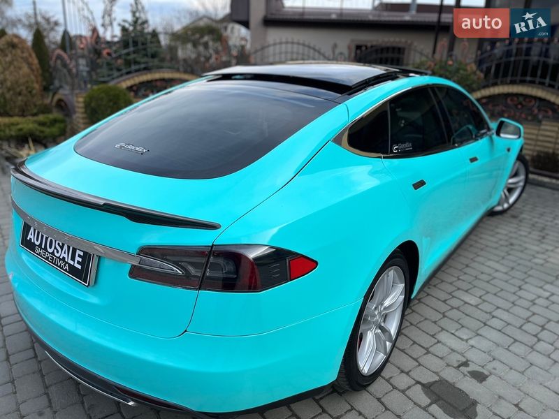 Ліфтбек Tesla Model S 2013 в Шепетівці