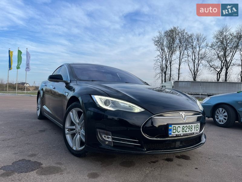 Лифтбек Tesla Model S 2016 в Львове фото 11 Лифтбек Tesla Model S 2016 в Львове