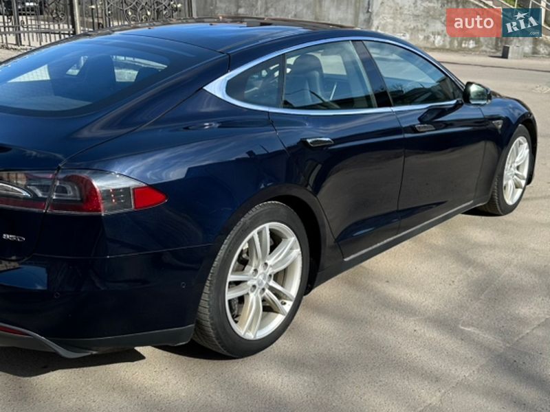 Лифтбек Tesla Model S 2015 в Львове фото 5 Лифтбек Tesla Model S 2015 в Львове
