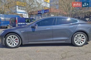 Ліфтбек Tesla Model S 2016 в Миколаєві