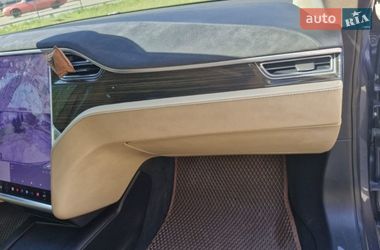Ліфтбек Tesla Model S 2016 в Миколаєві