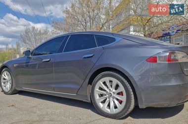Ліфтбек Tesla Model S 2016 в Миколаєві