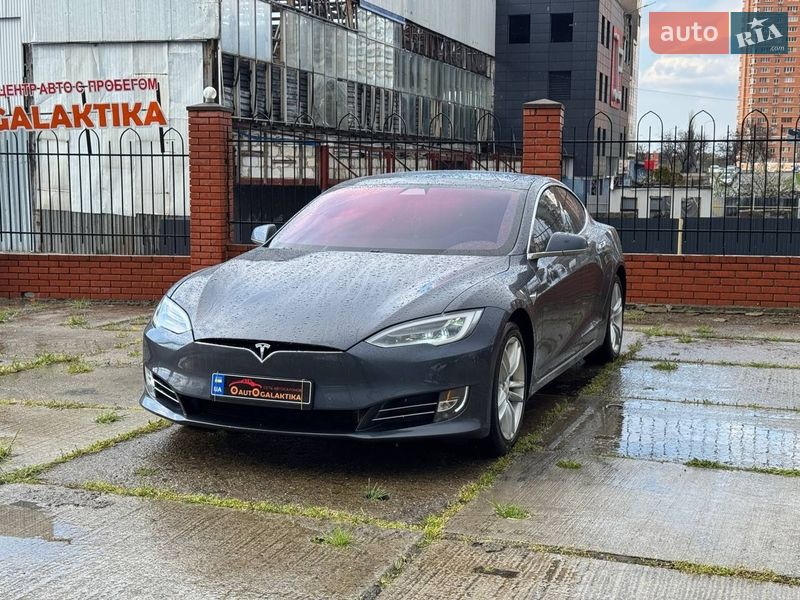 Ліфтбек Tesla Model S 2017 в Одесі