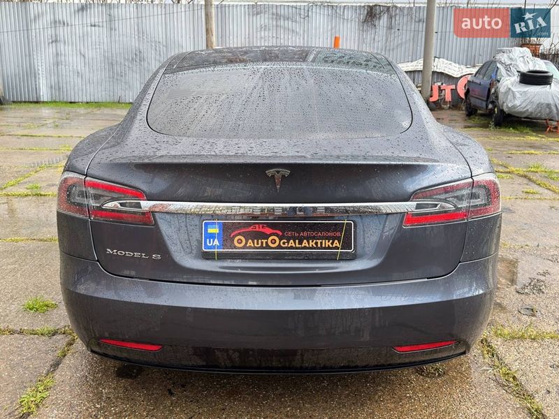 Ліфтбек Tesla Model S 2017 в Одесі