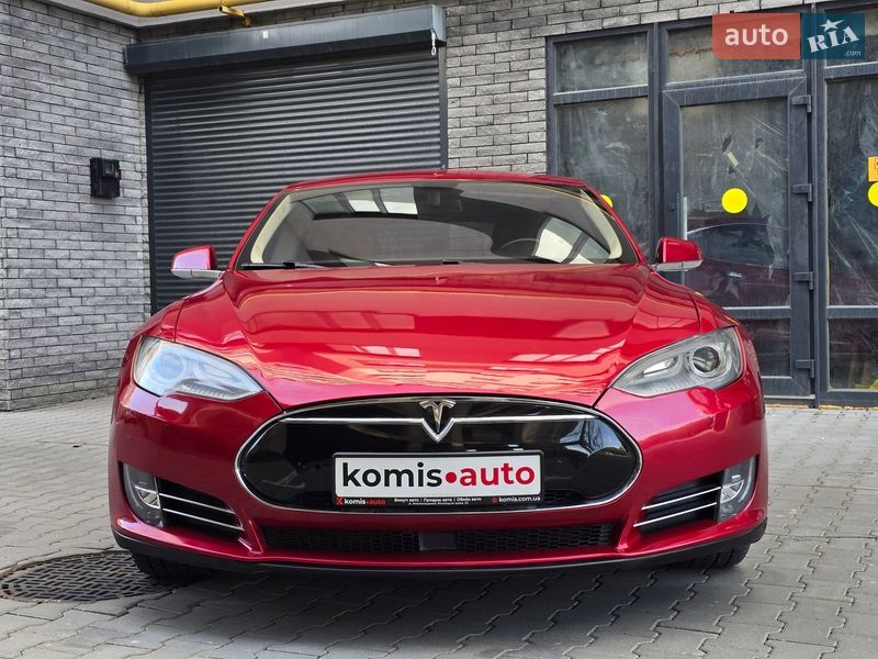 Ліфтбек Tesla Model S 2014 в Хмельницькому фото 12 Ліфтбек Tesla Model S 2014 в Хмельницькому