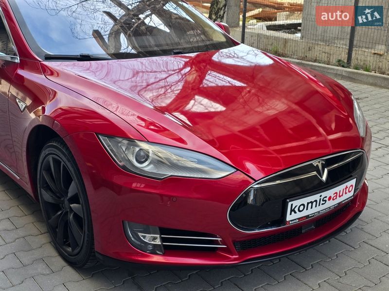 Ліфтбек Tesla Model S 2014 в Хмельницькому фото 14 Ліфтбек Tesla Model S 2014 в Хмельницькому