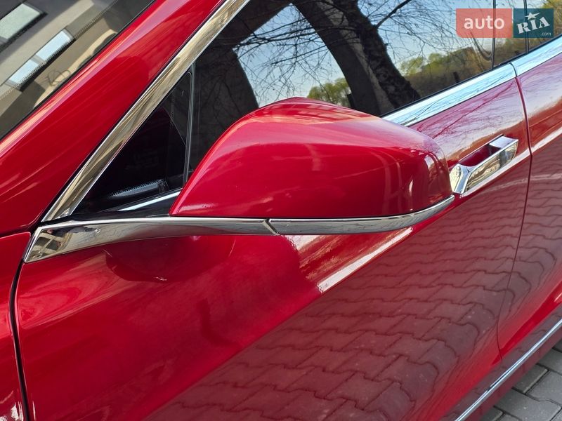 Ліфтбек Tesla Model S 2014 в Хмельницькому фото 16 Ліфтбек Tesla Model S 2014 в Хмельницькому