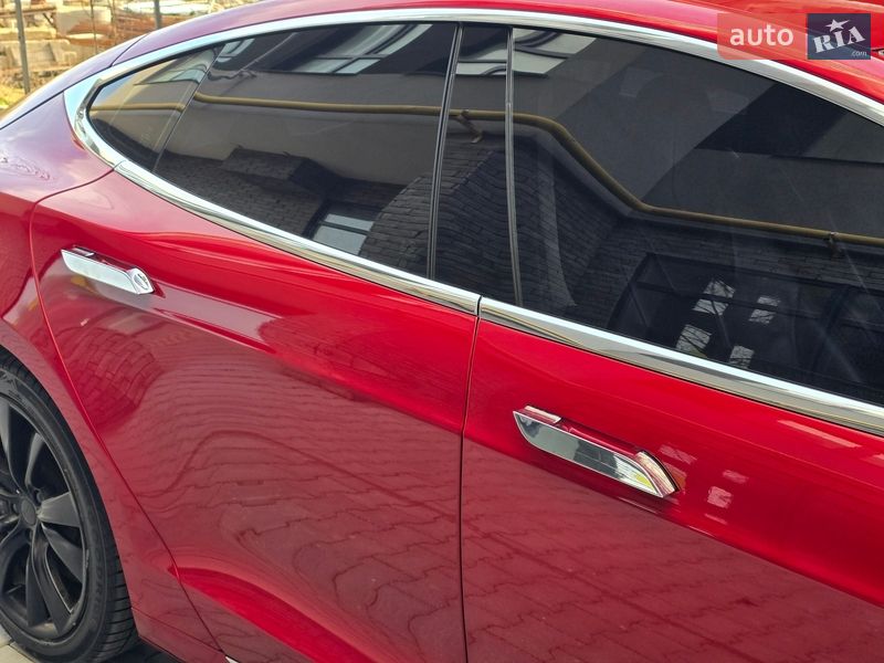Ліфтбек Tesla Model S 2014 в Хмельницькому фото 24 Ліфтбек Tesla Model S 2014 в Хмельницькому