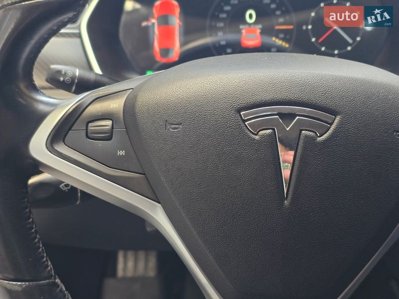 Ліфтбек Tesla Model S 2014 в Хмельницькому фото 50 Ліфтбек Tesla Model S 2014 в Хмельницькому
