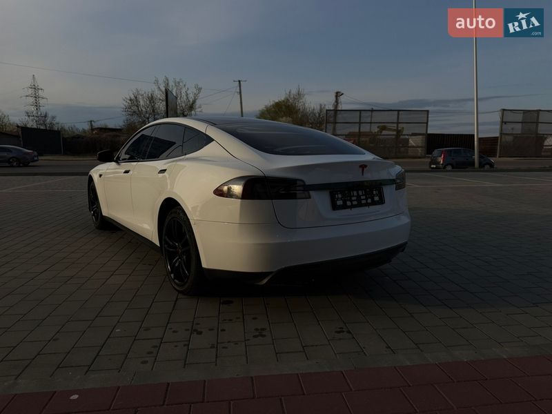 Лифтбек Tesla Model S 2013 в Ивано-Франковске фото 8 Лифтбек Tesla Model S 2013 в Ивано-Франковске