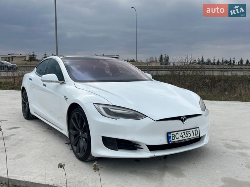 Ліфтбек Tesla Model S 2016 в Львові фото 16 Ліфтбек Tesla Model S 2016 в Львові