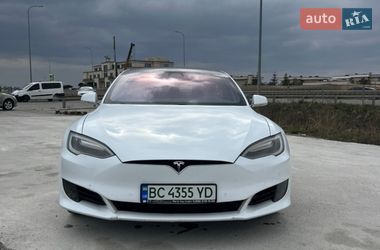 Лифтбек Tesla Model S 2016 в Львове