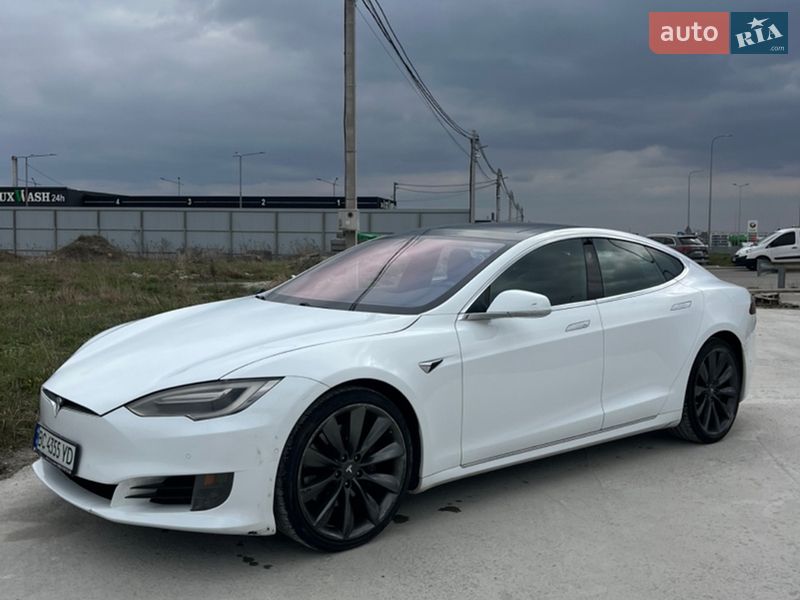 Ліфтбек Tesla Model S 2016 в Львові фото 24 Ліфтбек Tesla Model S 2016 в Львові