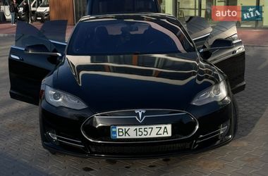 Лифтбек Tesla Model S 2014 в Ровно