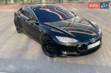 Лифтбек Tesla Model S 2014 в Ровно