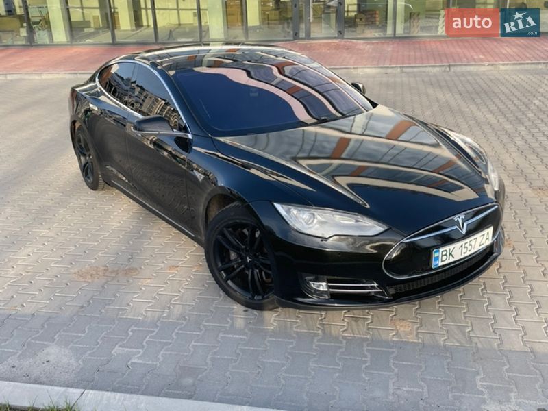 Лифтбек Tesla Model S 2014 в Ровно фото 14 Лифтбек Tesla Model S 2014 в Ровно