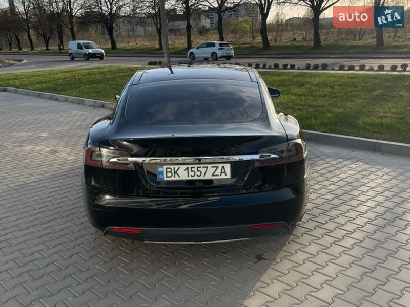 Лифтбек Tesla Model S 2014 в Ровно фото 19 Лифтбек Tesla Model S 2014 в Ровно