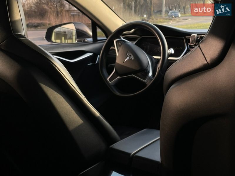 Лифтбек Tesla Model S 2014 в Ровно фото 24 Лифтбек Tesla Model S 2014 в Ровно