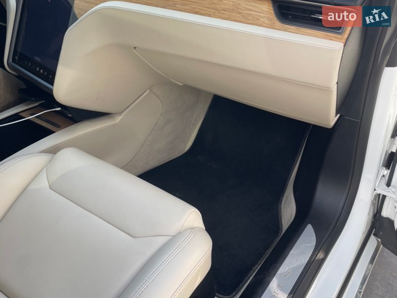 Ліфтбек Tesla Model S 2018 в Луцьку фото 19 Ліфтбек Tesla Model S 2018 в Луцьку
