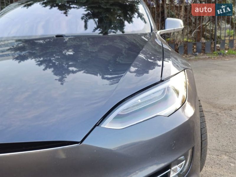 Ліфтбек Tesla Model S 2016 в Миколаєві