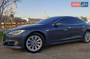 Ліфтбек Tesla Model S 2016 в Миколаєві