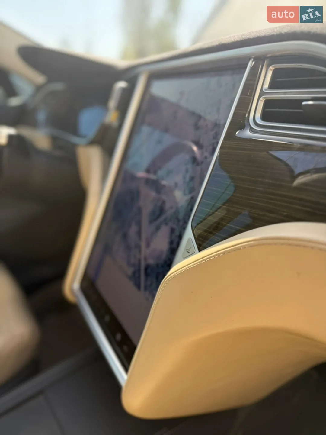 2015 Tesla Model S - мініатюра 24