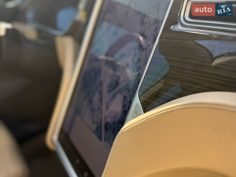 Лифтбек Tesla Model S 2015 в Каневе