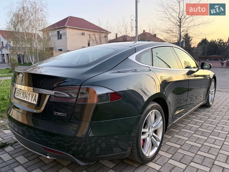 Ліфтбек Tesla Model S 2014 в Одесі