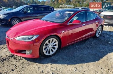 Ліфтбек Tesla Model S 2016 в Києві