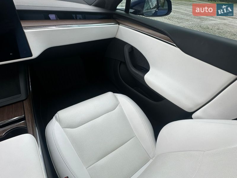 Ліфтбек Tesla Model S 2022 в Харкові