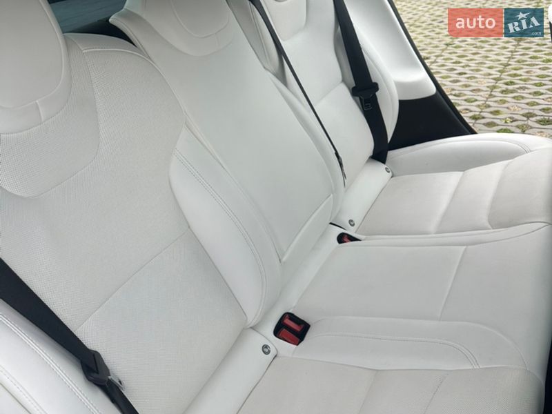 Ліфтбек Tesla Model S 2022 в Харкові