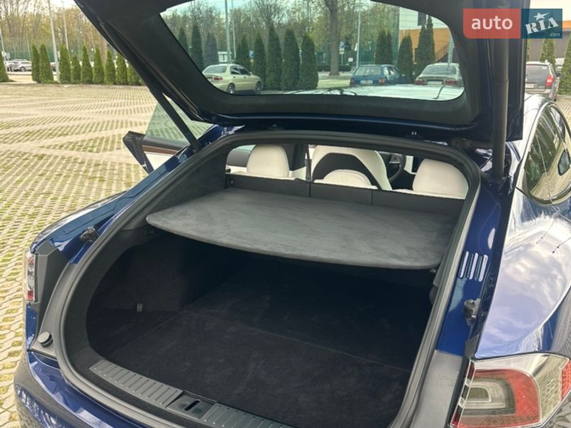 Лифтбек Tesla Model S 2022 в Харькове