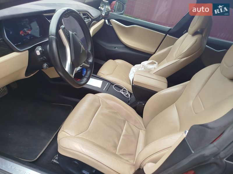 Лифтбек Tesla Model S 2017 в Одессе