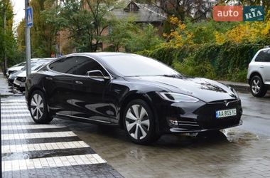 Лифтбек Tesla Model S 2020 в Киеве