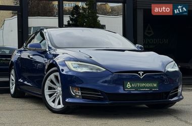Лифтбек Tesla Model S 2018 в Киеве