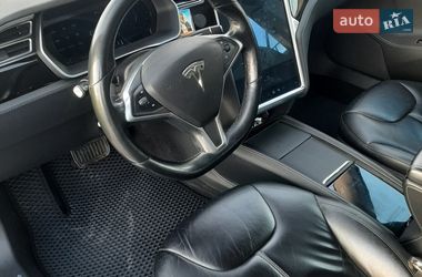 Ліфтбек Tesla Model S 2015 в Іллінцях