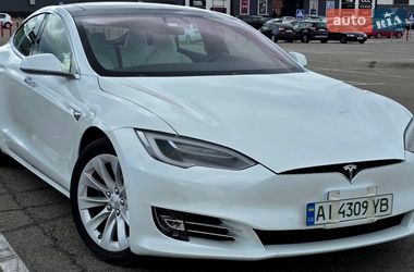 Лифтбек Tesla Model S 2018 в Ирпене