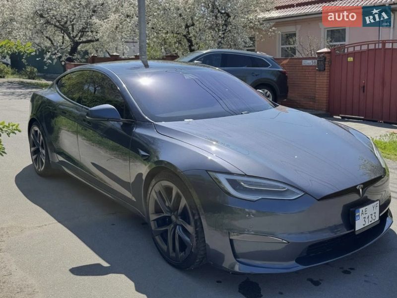 Tesla Model S 2021