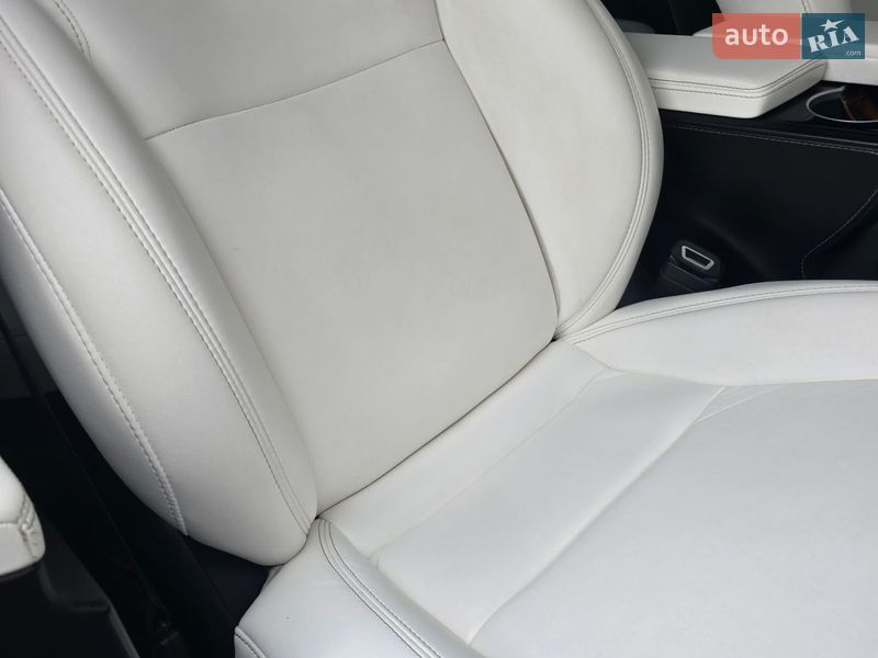 Лифтбек Tesla Model S 2017 в Хмельницком