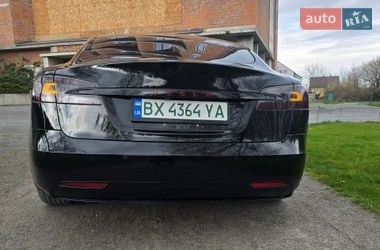 Лифтбек Tesla Model S 2017 в Хмельницком