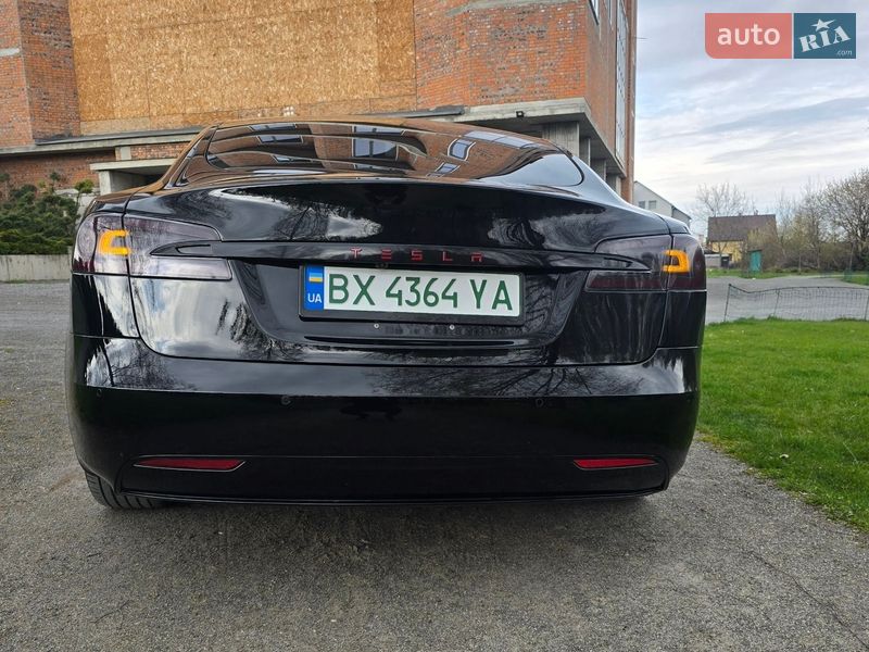 Лифтбек Tesla Model S 2017 в Хмельницком
