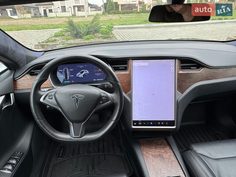 Лифтбек Tesla Model S 2018 в Ровно