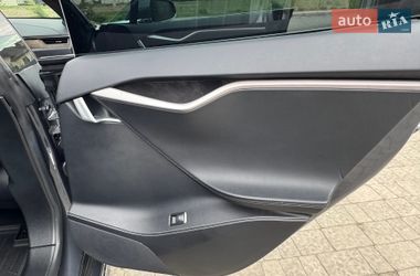 Лифтбек Tesla Model S 2018 в Ровно