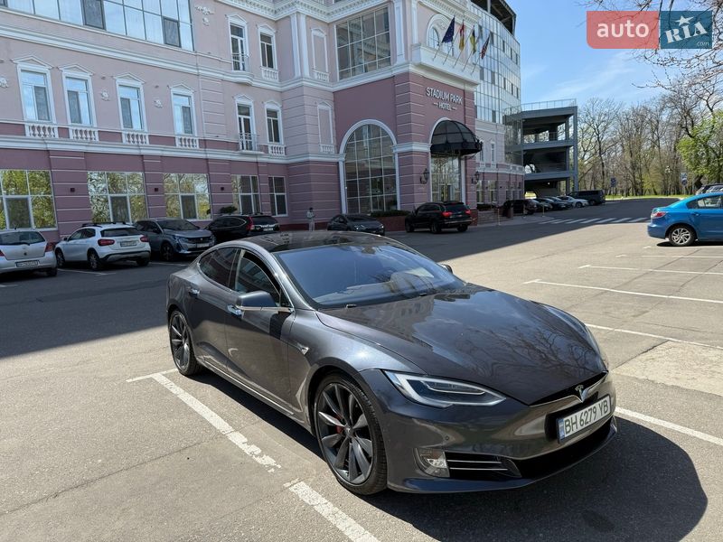 Лифтбек Tesla Model S 2016 в Одессе