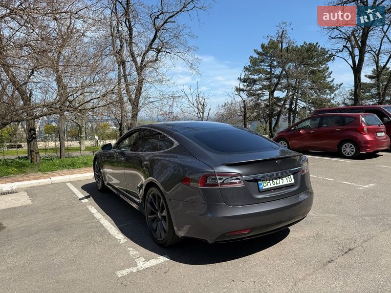 Лифтбек Tesla Model S 2016 в Одессе
