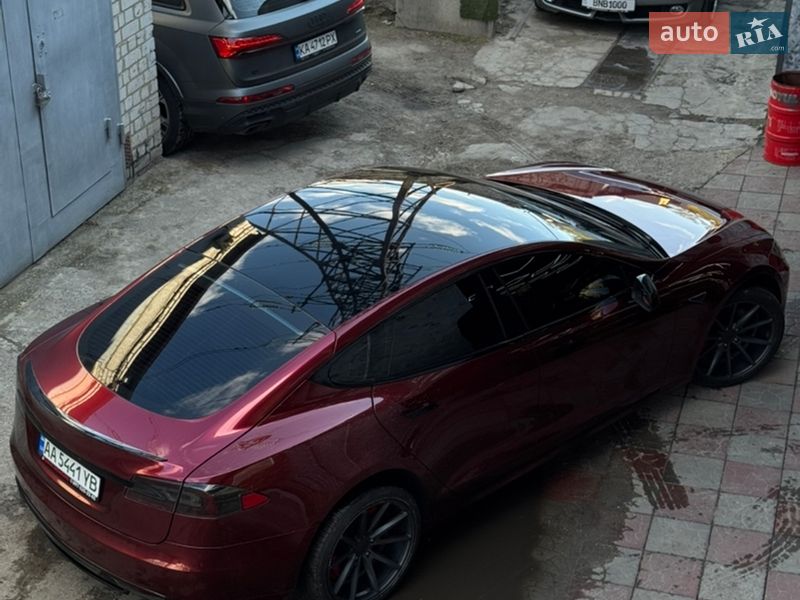 Ліфтбек Tesla Model S 2014 в Києві